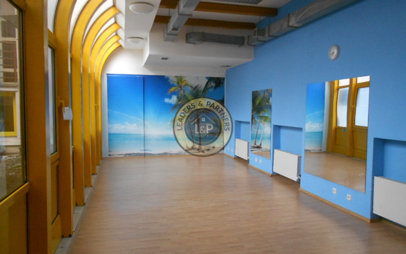 Pronájem, Obchodní prostory, 228m² - Praha 2