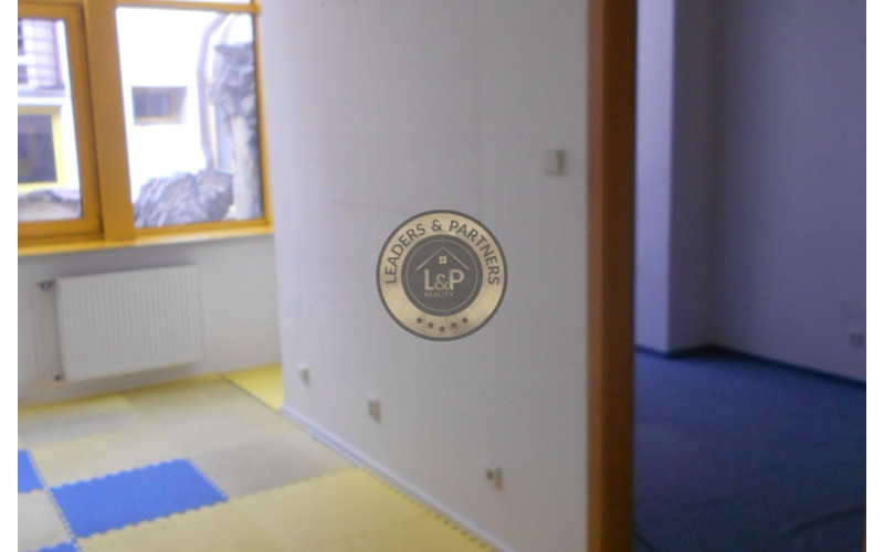 Pronájem, Obchodní prostory, 228m² - Praha 2