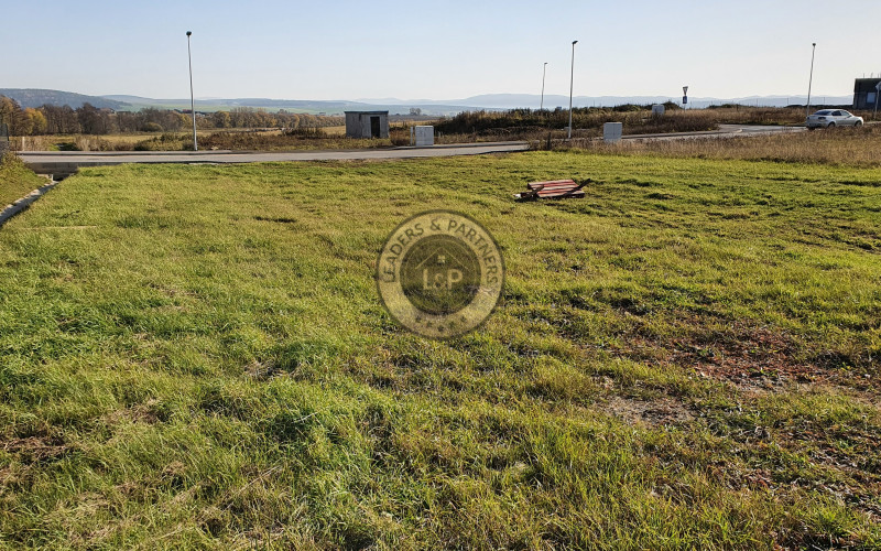 PREDAJ NÁDHERNÝ STAVEBNÝ POZEMOK TATRANSKÉ SMARAGDY - Vysoké Tatry, Slovensko