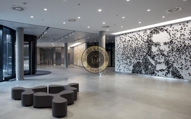 Pronájem, kanceláře, 1127m² - Praha -Karlín