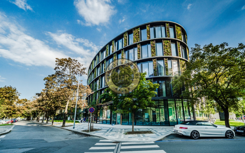 Pronájem, kanceláře, 1127m² - Praha -Karlín