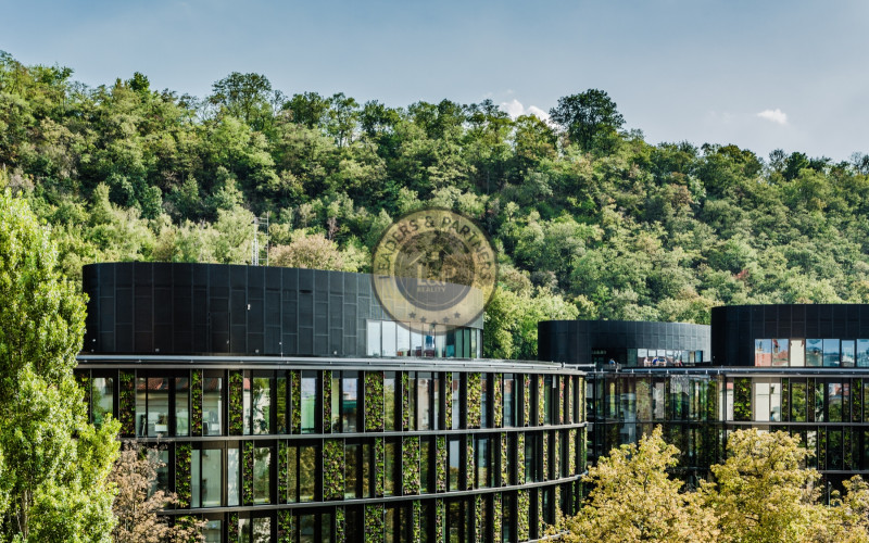 Pronájem, kanceláře, 1127m² - Praha -Karlín