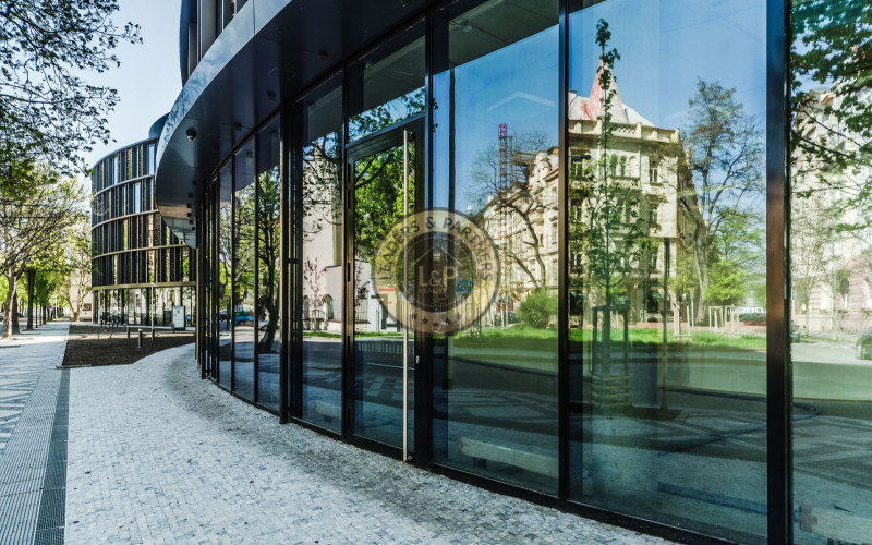 Pronájem, kanceláře, 1127m² - Praha -Karlín