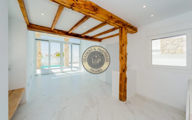 Luxusní prostorná designová vila, Torrevieja, Španělsko