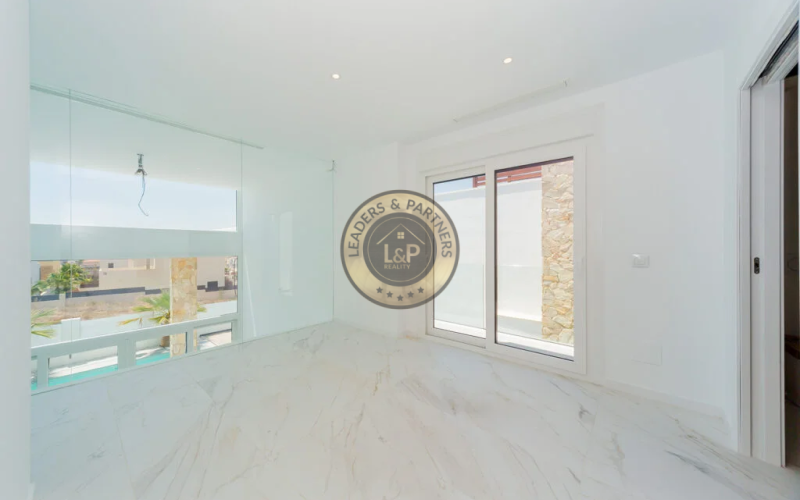 Luxusní prostorná designová vila, Torrevieja, Španělsko