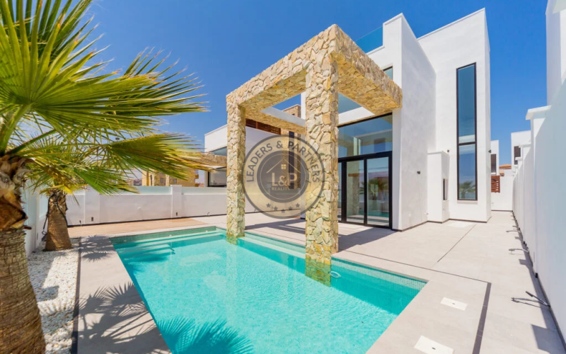 Luxusní prostorná designová vila, Torrevieja, Španělsko