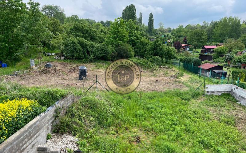 Prodej stavebního pozemku 1 058 m², Praha - Horní Počernice
