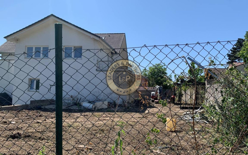 Prodej stavebního pozemku 1 058 m², Praha - Horní Počernice