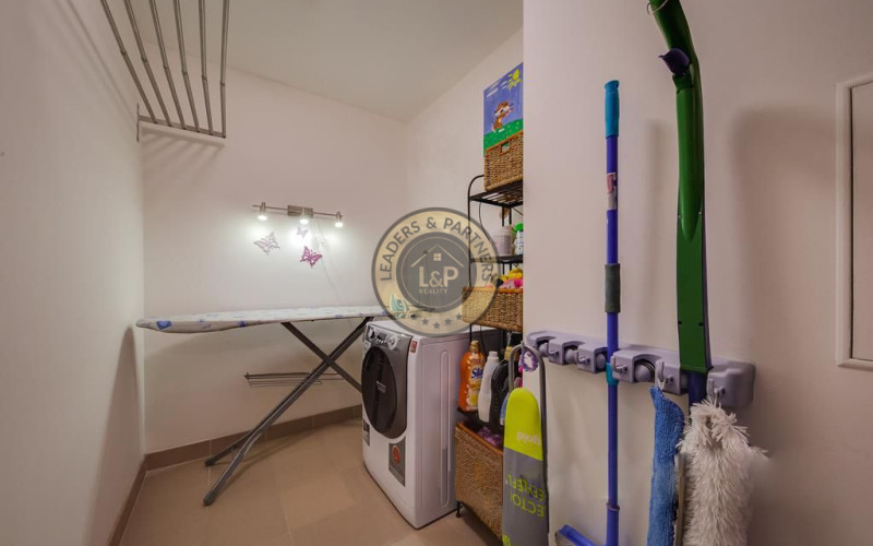 Plně zařízený 4+kk, 145 m² (Mezonet) s velkou střešní zahradou