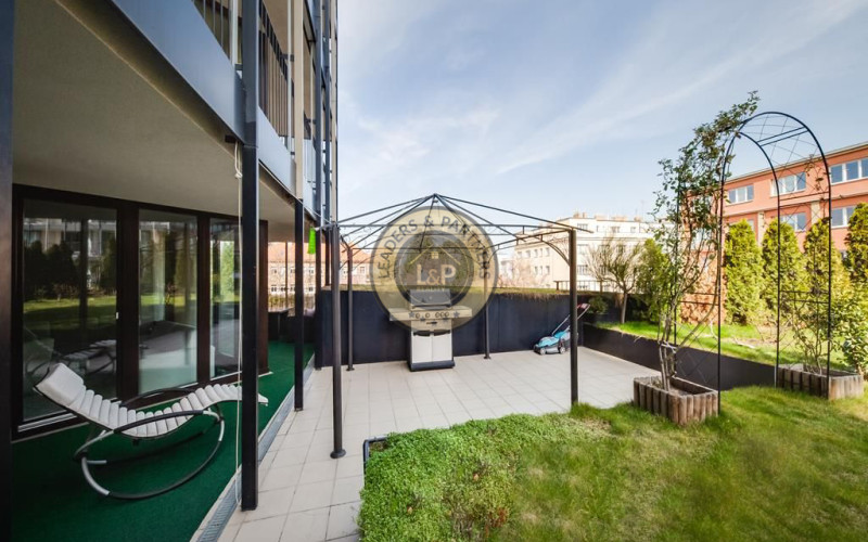 Plně zařízený 4+kk, 145 m² (Mezonet) s velkou střešní zahradou