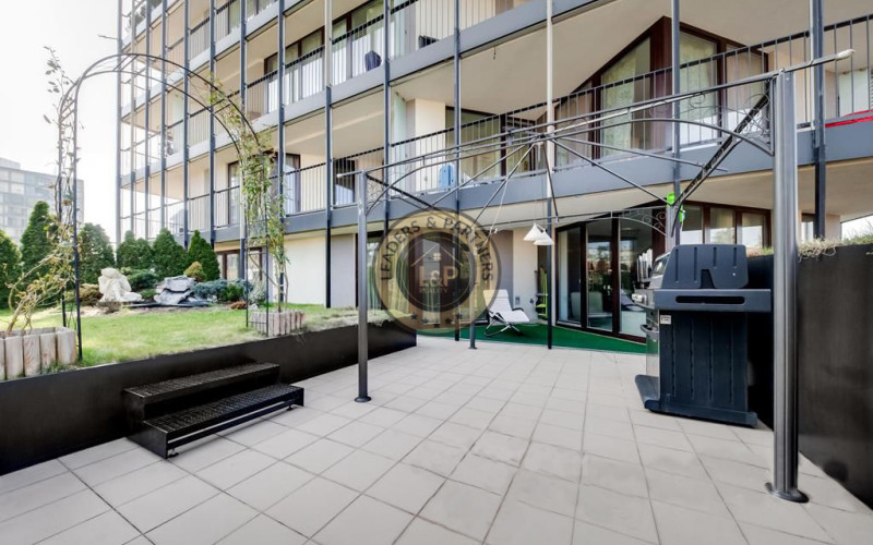 Plně zařízený 4+kk, 145 m² (Mezonet) s velkou střešní zahradou