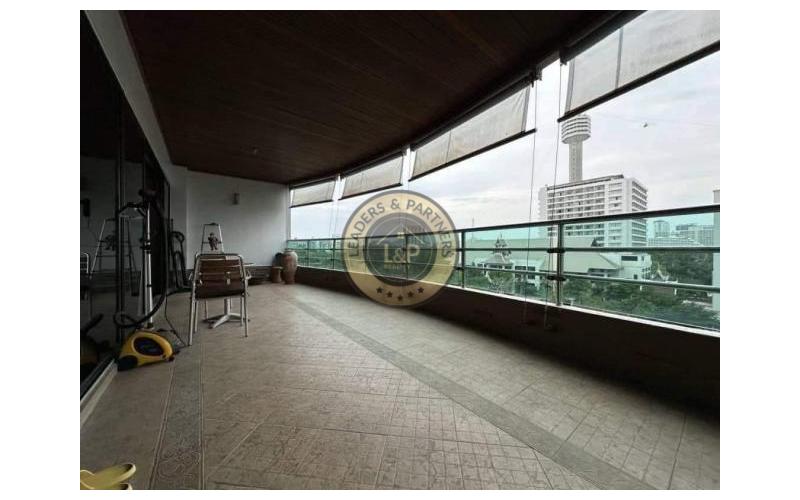 Thajsko-Pattaya-Phratamnak-3 pokojový byt-200 m2-View Talay